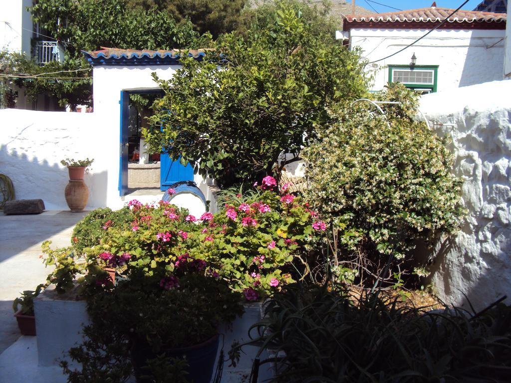 Spalieri Rooms Hydra  Esterno foto
