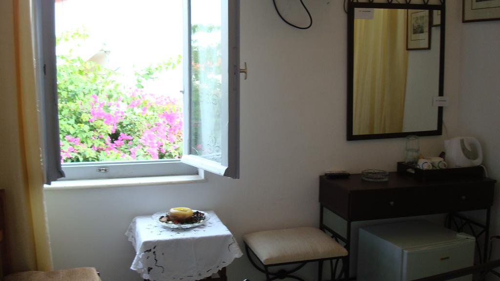 Spalieri Rooms Hydra  Esterno foto